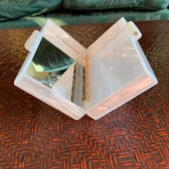 Pearl Acrylic Box Clutch - Picture 3 of 8